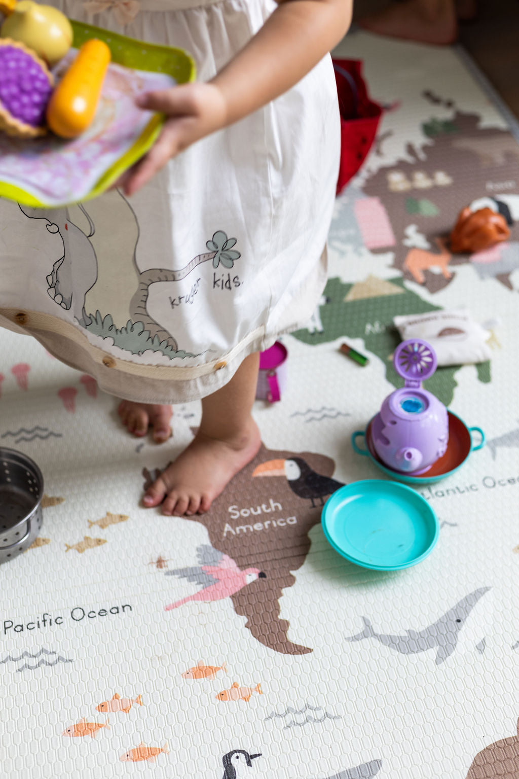 World map and alphabet play mat (Medium size)