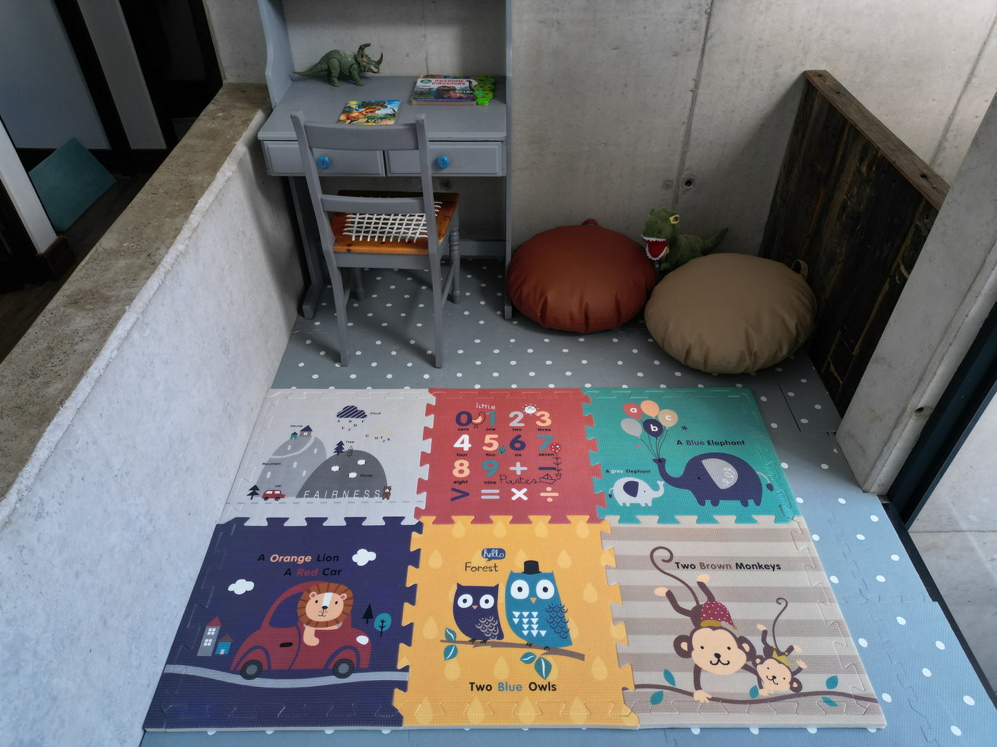 Lion adventure reversible tile play mat